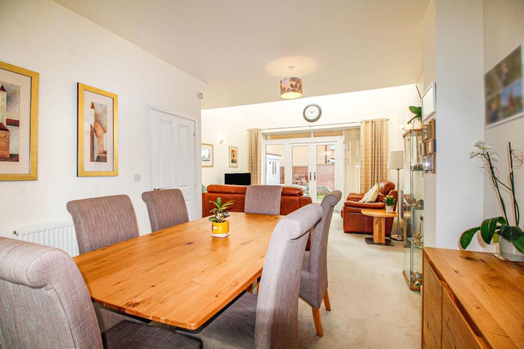 4 bedroom detached house for sale in Parkland Crescent, Bentley, Doncaster, DN5