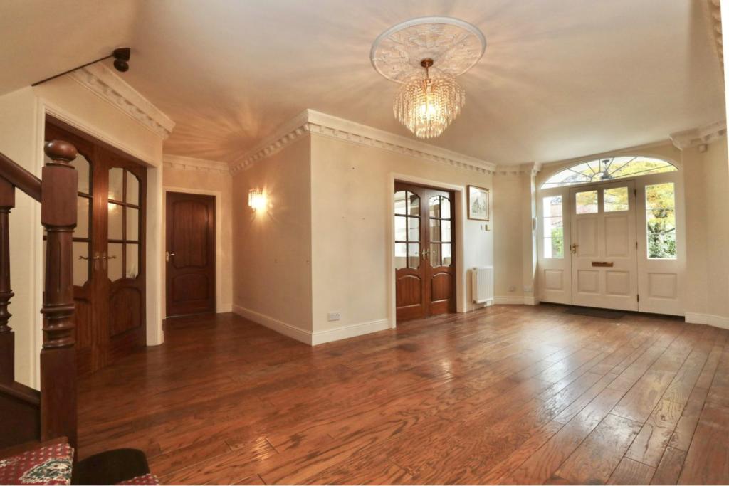 4 bedroom detached house for sale in Rose Gardens, Retford, DN22