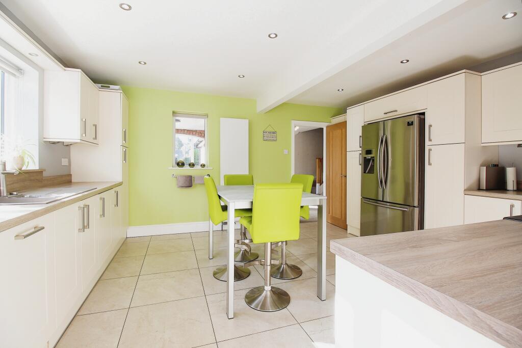 5 bedroom detached house for sale in Humberston Avenue, Humberston