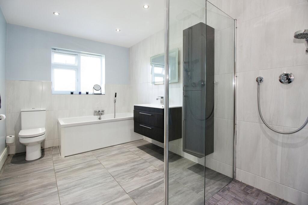 5 bedroom detached house for sale in Humberston Avenue, Humberston