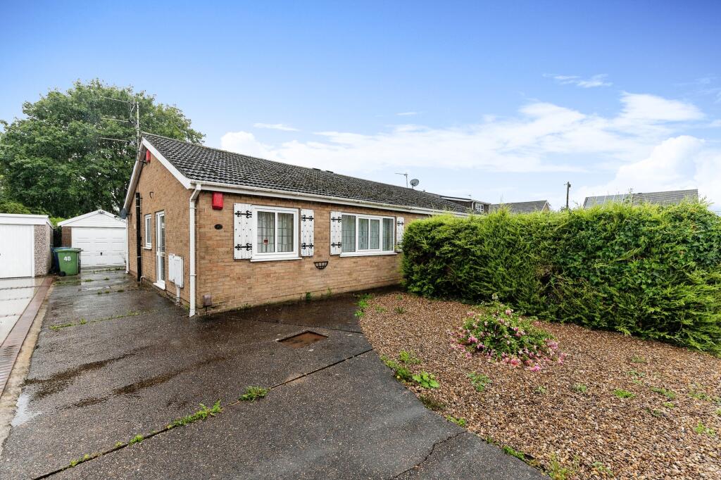 2 bedroom semidetached bungalow for sale in Oban Court, Immingham, DN40