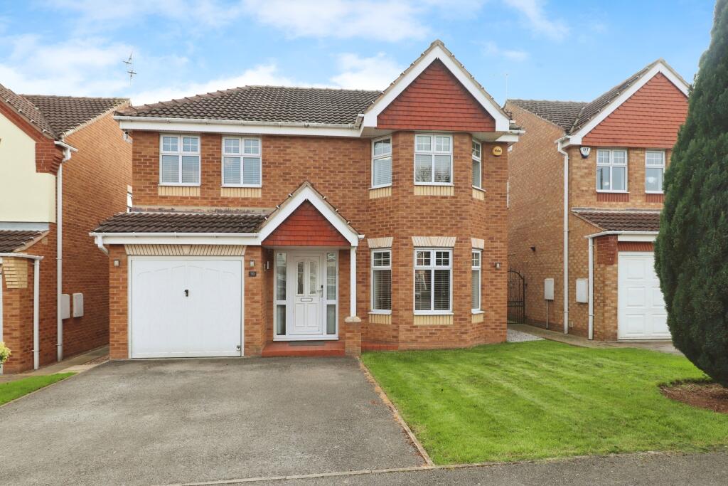 4 bedroom detached house for sale in Whisperwood Drive, Doncaster, DN4