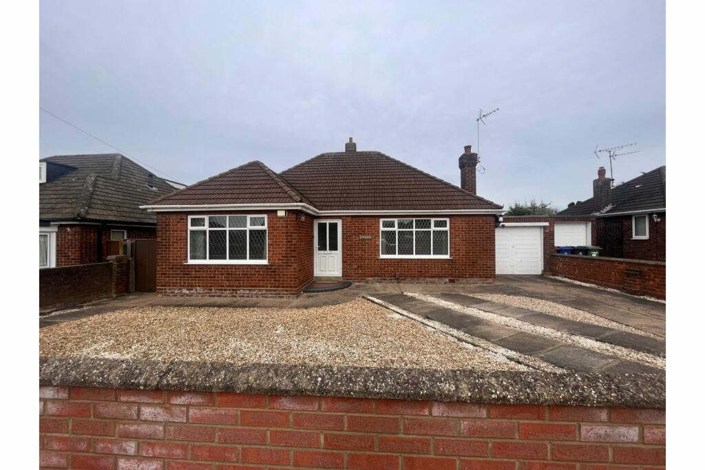 2 bedroom detached bungalow for sale in St. Andrews Drive, Grimsby, DN32