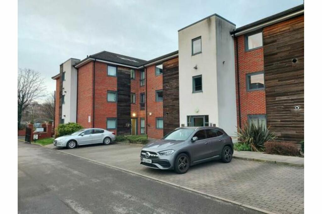 2 bedroom apartment for sale in Mere Lane, Doncaster, DN3