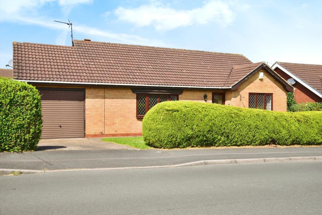 2 bedroom detached bungalow for sale in Meadow Drive, Bartonupon