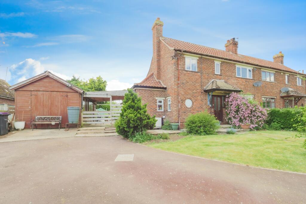 Main image of property: Low Road, Gainsborough, DN21