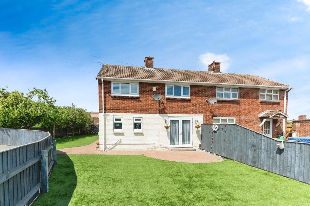 Main image of property: Holme Avenue, Grimsby, DN36