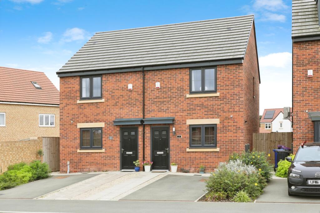 Main image of property: Foxby Mews, Gainsborough, DN21
