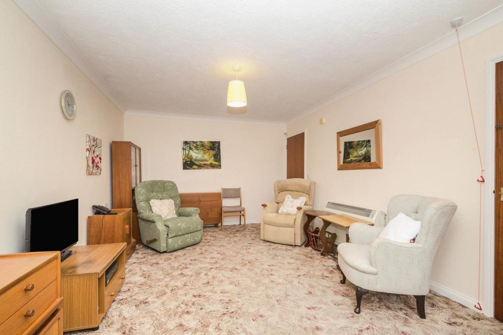 Additional property image - 22 Crook Log, Bexleyheath, DA6