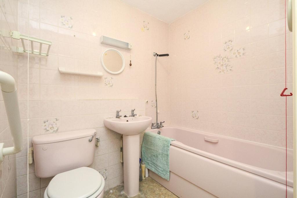 2 bedroom retirement property for sale in 22 Crook Log, Bexleyheath, DA6