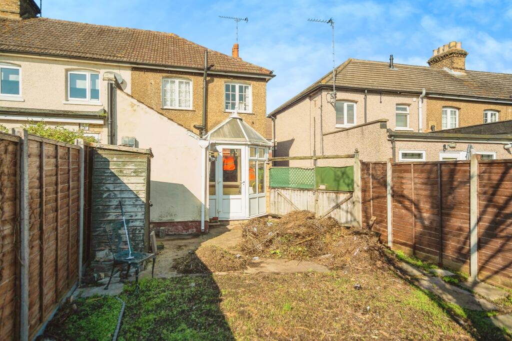 Additional image 3 of Walnut Tree Avenue, Dartford, DA1