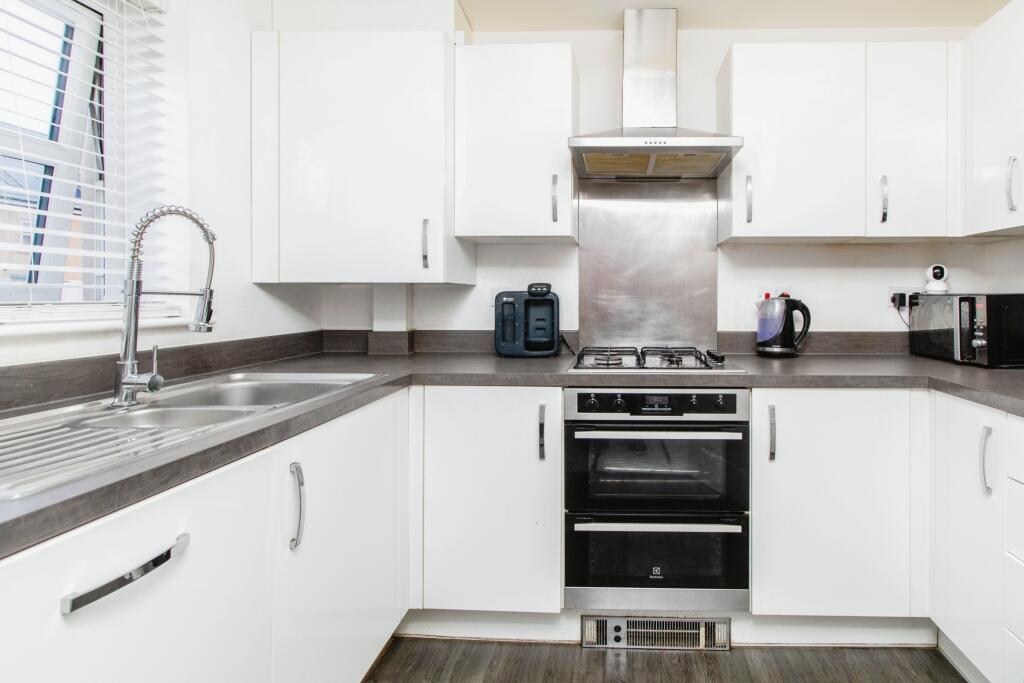 Additional property image - Newham Way, Erith, DA8