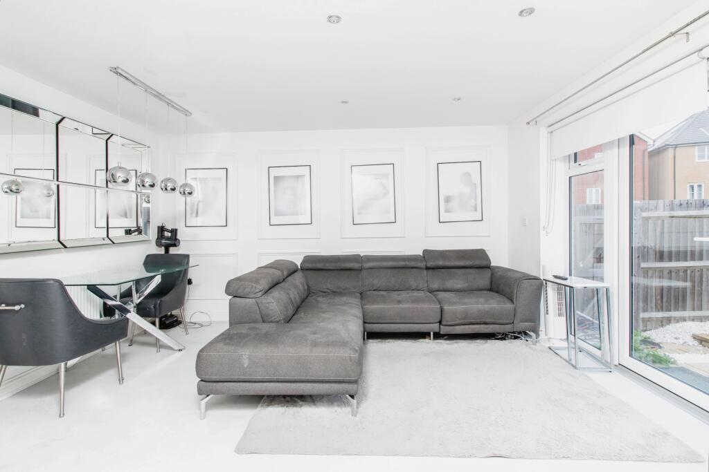 Additional property image - Newham Way, Erith, DA8