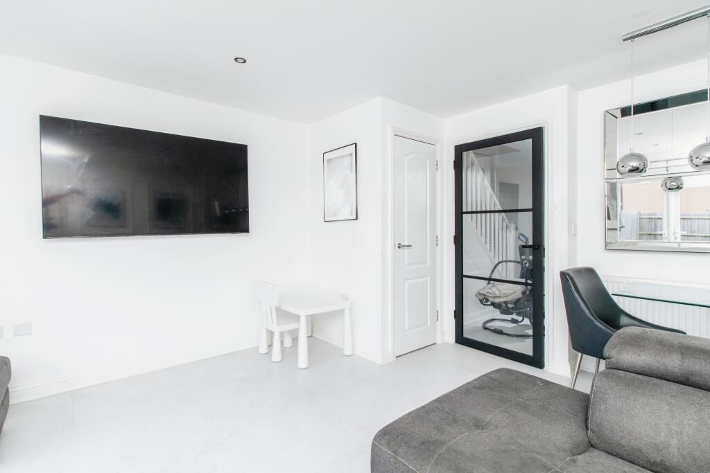 Additional property image - Newham Way, Erith, DA8