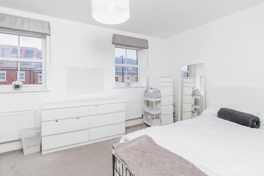 Additional property image - Newham Way, Erith, DA8