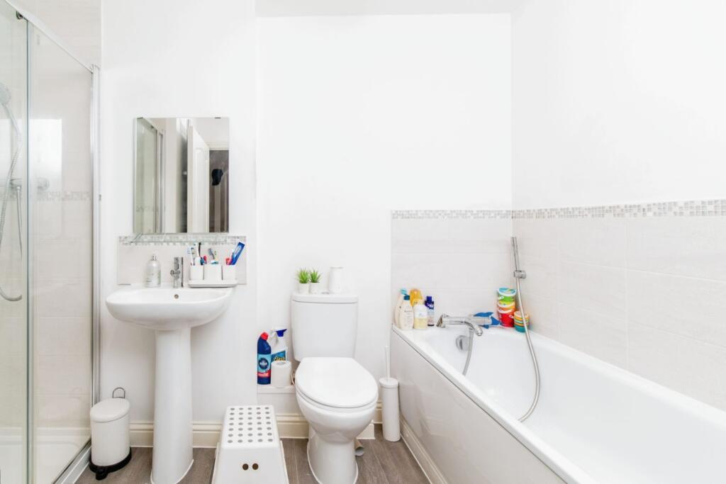 Additional property image - Newham Way, Erith, DA8