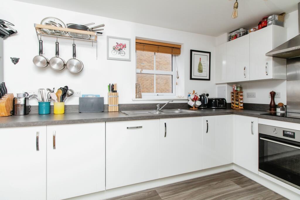 Additional property image - 6 Sayers Way, Erith, DA8