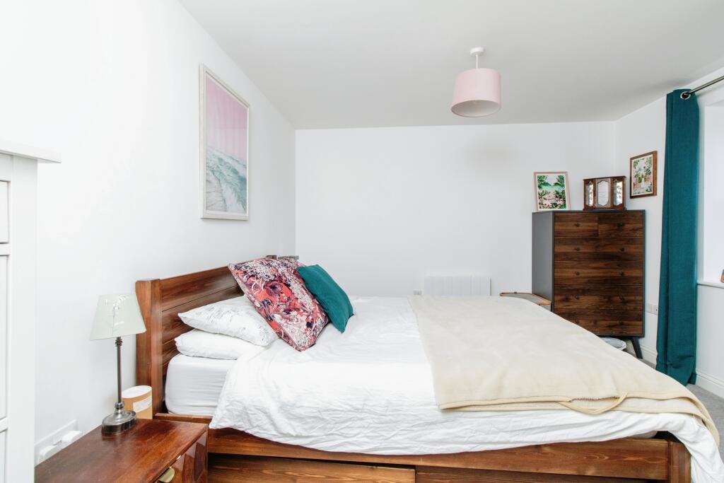 Additional property image - 6 Sayers Way, Erith, DA8