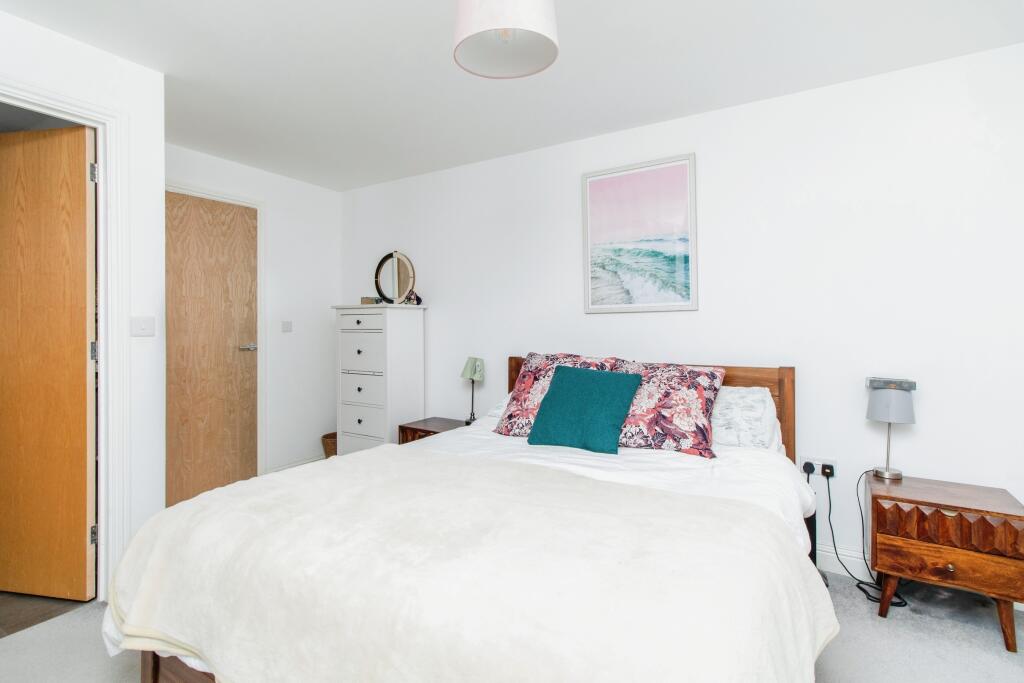Additional property image - 6 Sayers Way, Erith, DA8