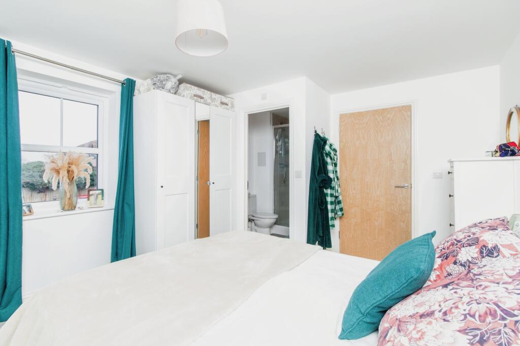 Additional property image - 6 Sayers Way, Erith, DA8