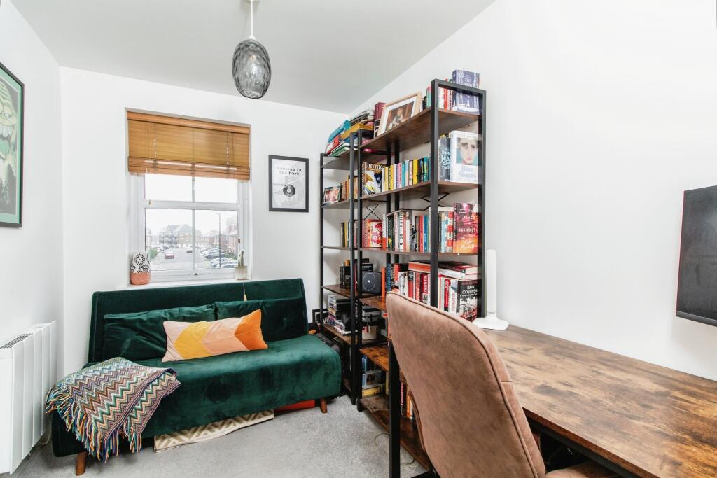 Additional property image - 6 Sayers Way, Erith, DA8