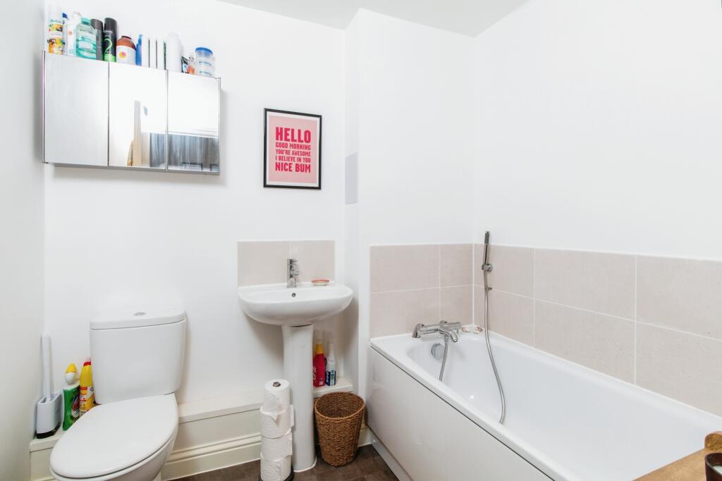 Additional property image - 6 Sayers Way, Erith, DA8