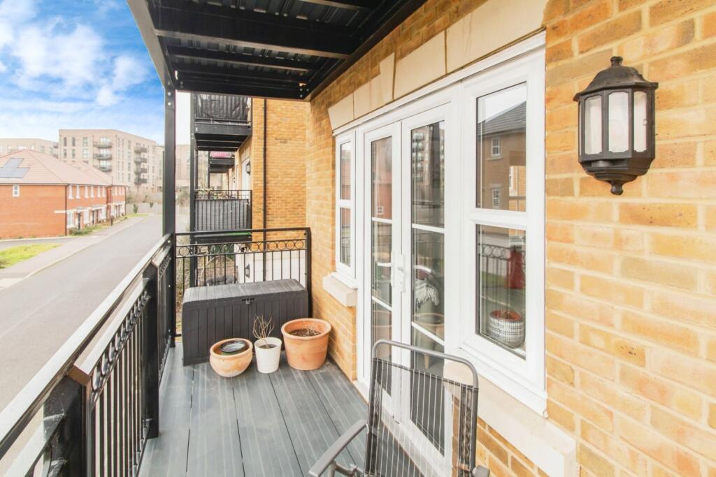 Additional property image - 6 Sayers Way, Erith, DA8
