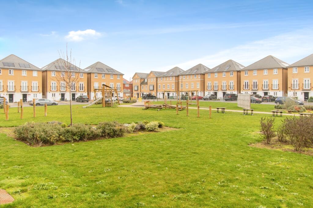 Additional property image - 6 Sayers Way, Erith, DA8