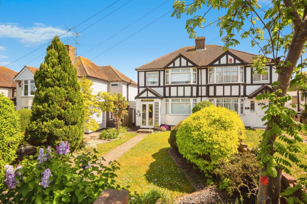 Main image of property: Thong Lane, Gravesend, DA12