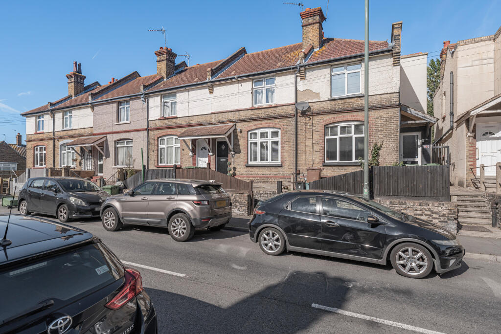 Main image of property: Moat Lane, Erith, DA8