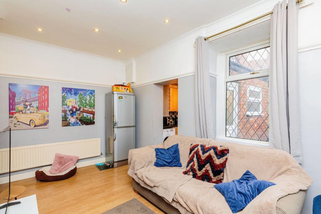 2 bedroom end of terrace house for sale in Garstang Road South, Preston