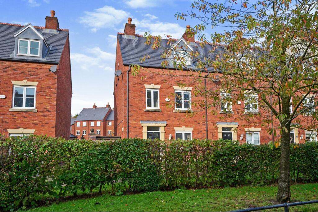 4 bedroom town house for sale in Middleton Road, Preston, PR2