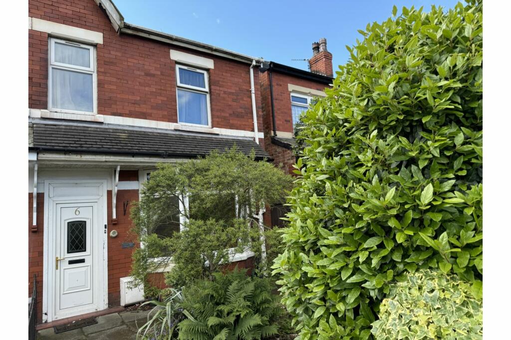 2 bedroom semidetached house for sale in Byrom Street, Southport, PR9