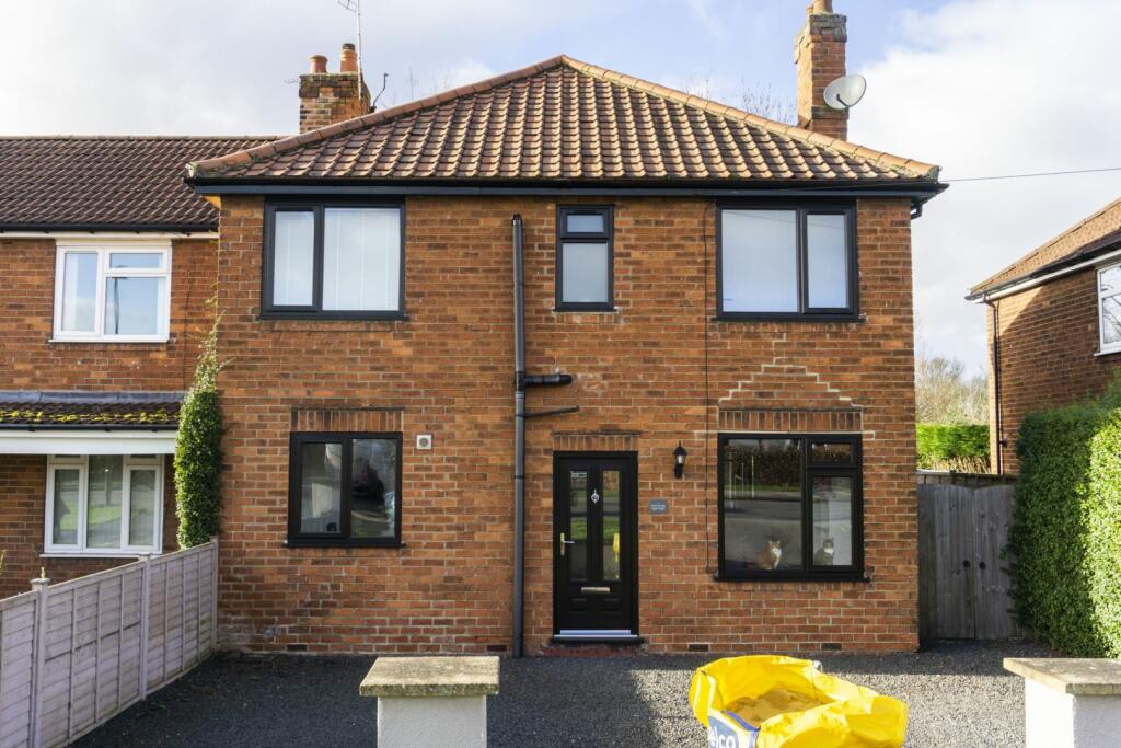 3 bedroom semidetached house for sale in Usher Lane, York, YO32