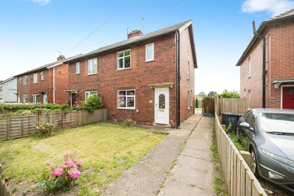 3 bedroom semidetached house for sale in Abbots Road, Selby, YO8