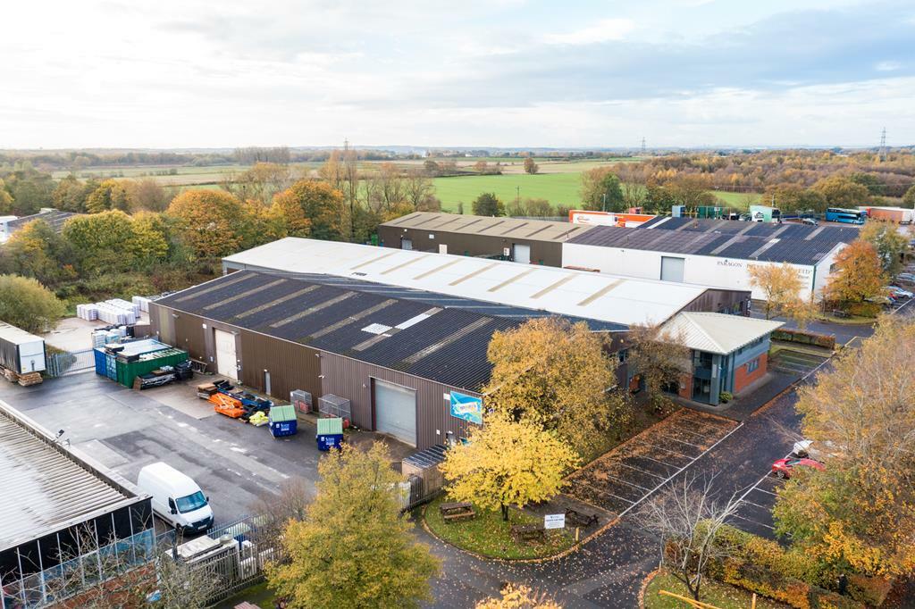 Light industrial facility to lease in 35 Paddock Road, West Pimbo