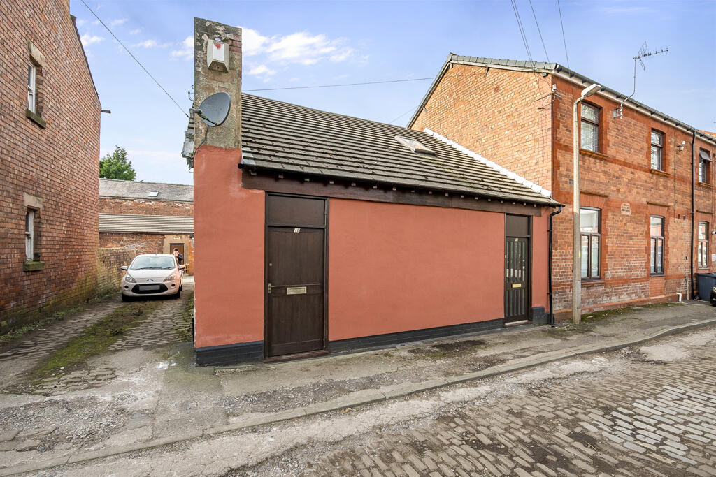 Main image of property: 1A And 1B Windmill Avenue, Ormskirk, Ormskirk, West Lancashire, L39