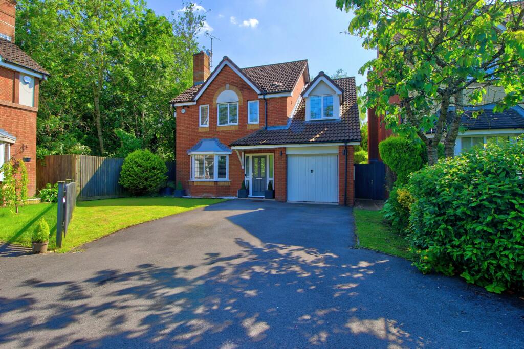 4 bedroom detached house for sale in Harrow Way, Sindlesham, RG41