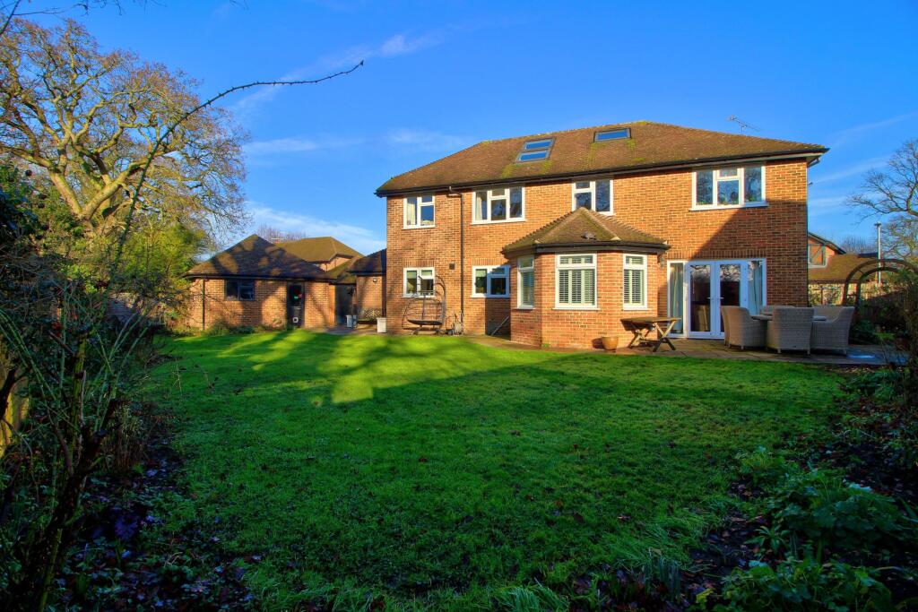Main image of property: Randall Mead, Binfield