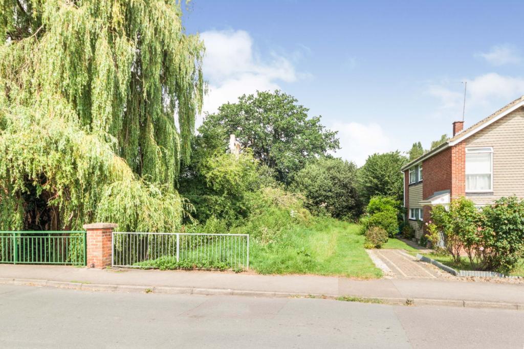 Land for sale in Meadow Road, Wokingham, RG41