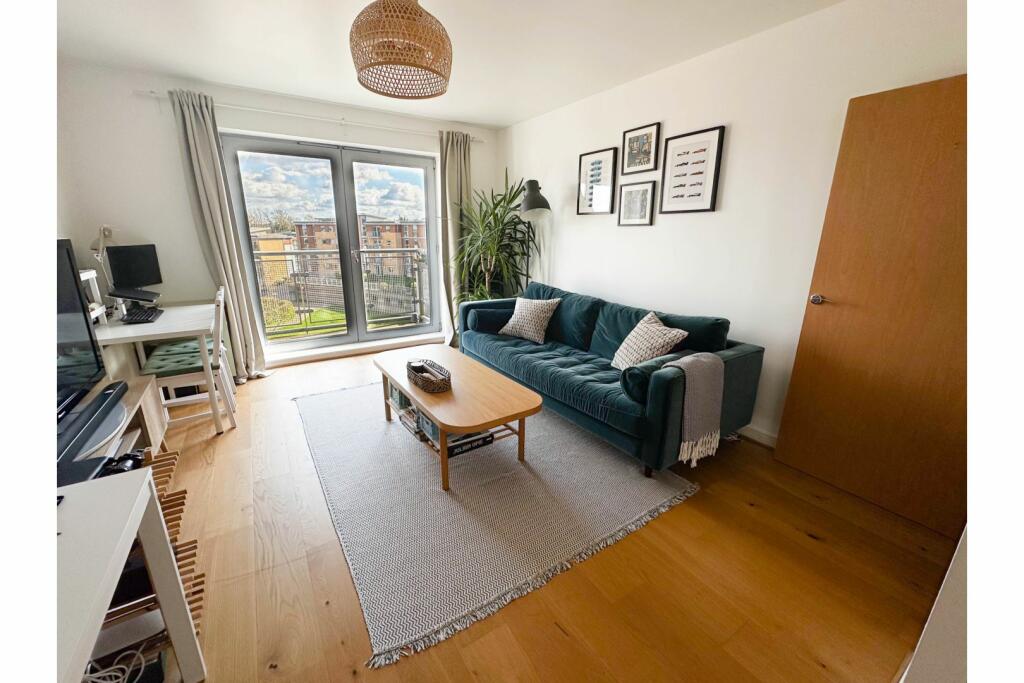 1 bedroom flat for sale in Kelvin Gate, Bracknell, RG12