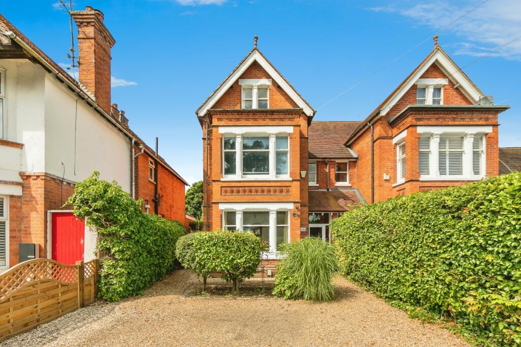 5 bedroom semidetached house for sale in Shinfield Road, Reading, RG2