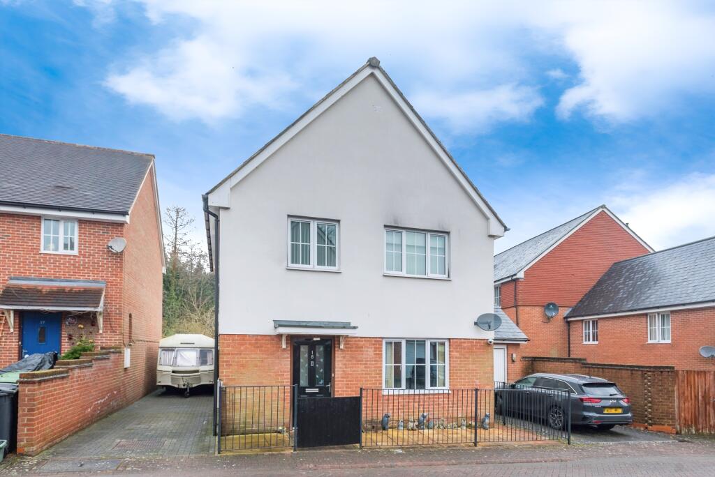 4 bedroom detached house