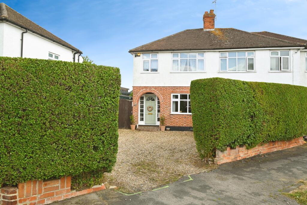 Main image of property: Westlands Avenue, Reading, RG2