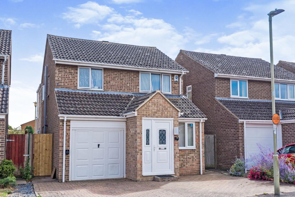 4 bedroom detached house for sale in The Phelps, Kidlington, OX5