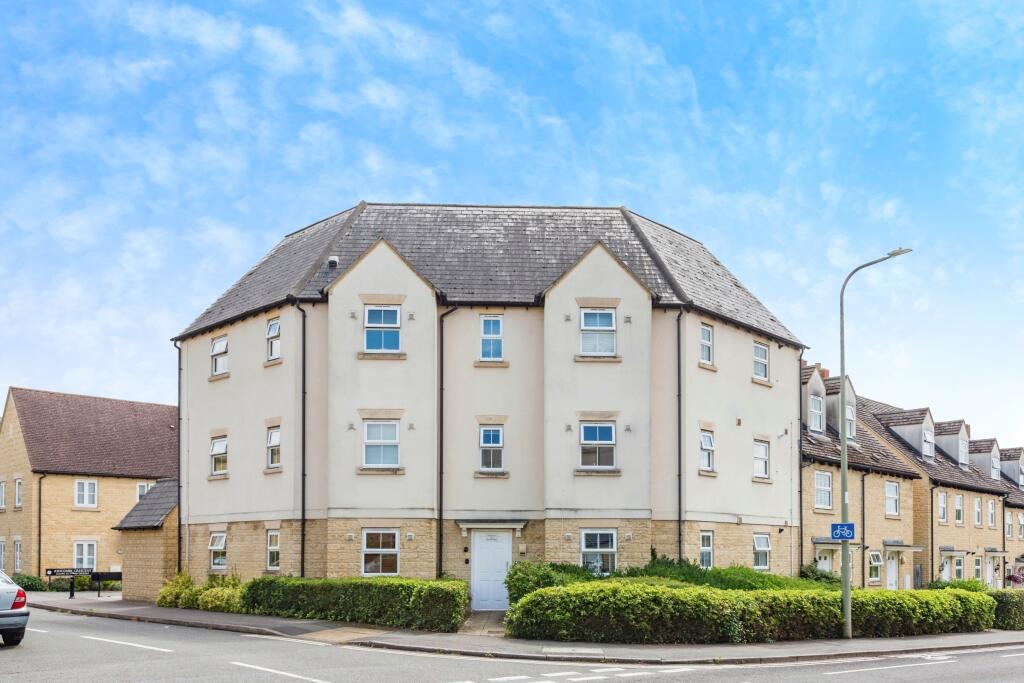 Main image of property: 23 Woodford Way, Witney, OX28
