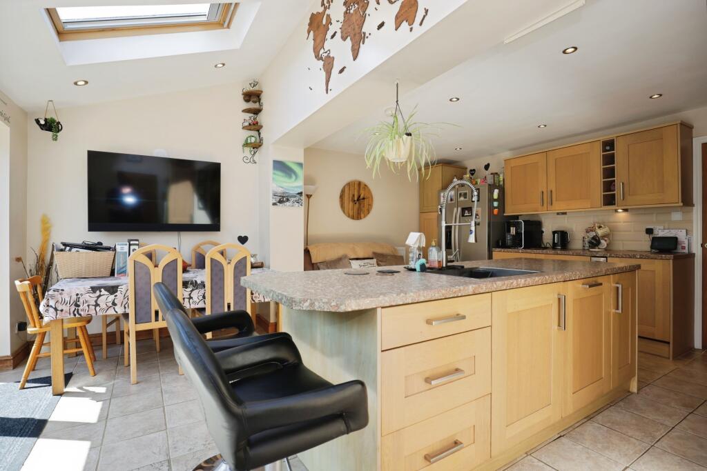 Main image of property: Kingfisher Drive, Banbury, OX16