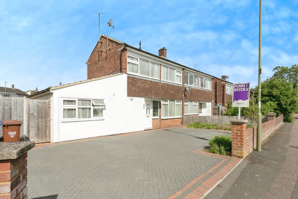 Main image of property: Maple Road, Bicester, OX26