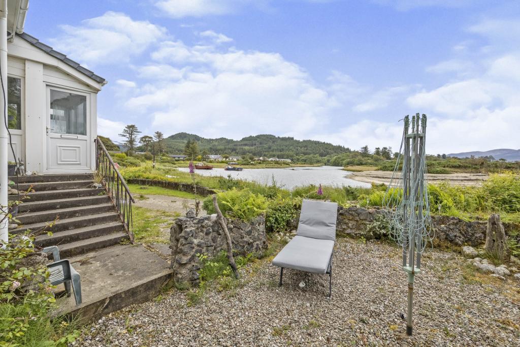 2 bedroom detached bungalow for sale in Carradale, Campbeltown, PA28