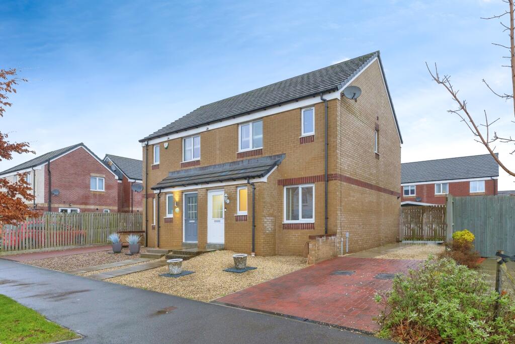 3 bedroom semidetached house for sale in Craigton Drive, PA7